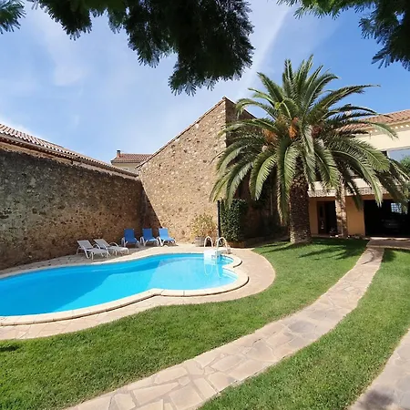 Villa Spacious With Private Pool And Sauna